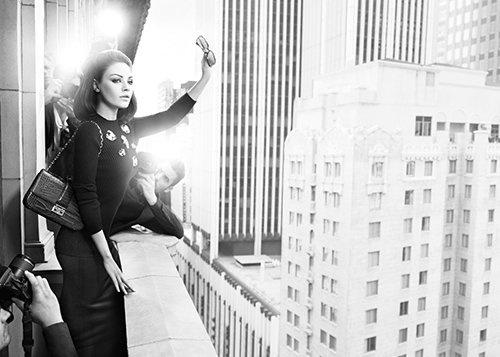 Mila Kunis rétro pour la nouvelle campagne Dior : IN or OUT ?