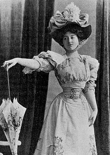 Un parfum de Belle Epoque La-Grande-Dame-1896-4.png