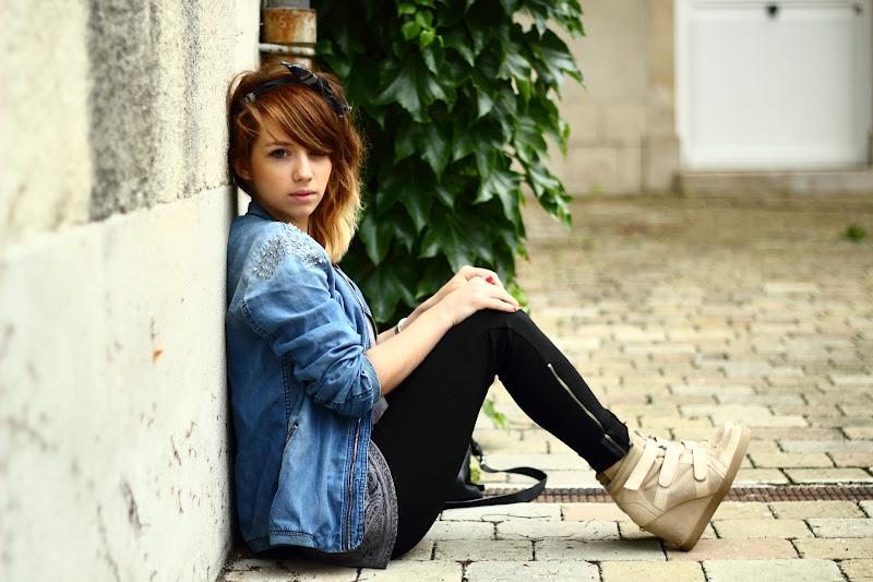 Spikes on shoulders ! Spikes on shoulders !