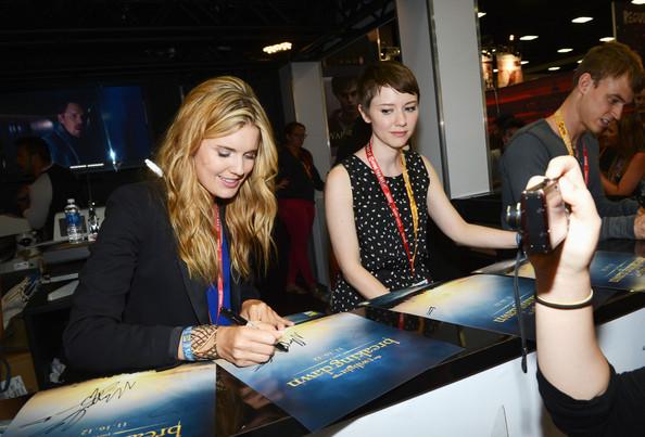 The Twilight saga at Comic con 2012 (3) ! http://i.imgbox.com/abbYZqVD.jpg