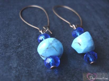 boucles d’oreilles pendantes perles bleues