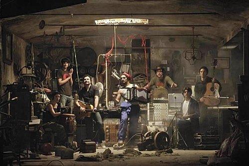 Manu Chao en Concert aux Arènes de Nîmes latroba.jpg