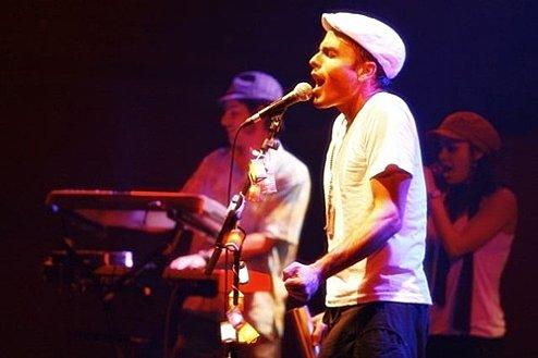 Manu Chao en Concert aux Arènes de Nîmes chamito_apolo_TORRES03_500_333.jpg