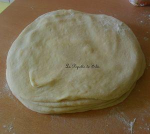 Les croissants de loubna (au lben et tres simples à faire ) SAM_2656