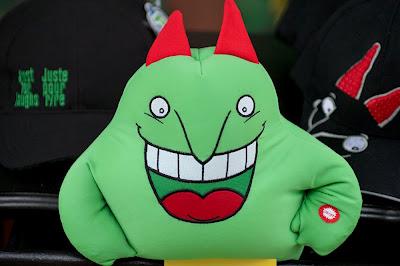 Le président fondateur de Juste pour rire GILBERT ROZON est poursuivi en justice par une ex-employée... Le président fondateur de Juste pour rire GILBERT ROZON est poursuivi en justice par une ex-employée...