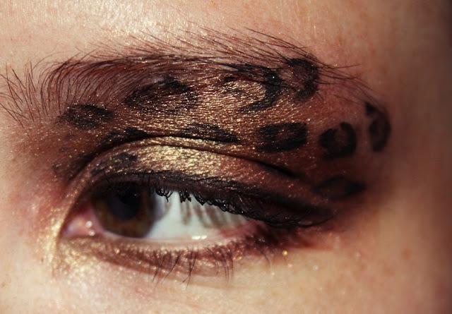 Le léopard ne se déplace pas sans ses Taches Le léopard ne se déplace pas sans ses Taches