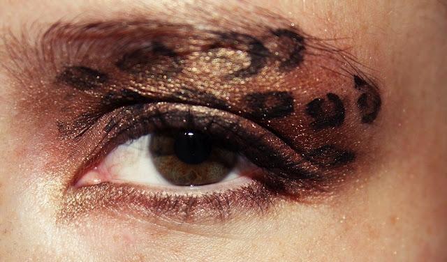 Le léopard ne se déplace pas sans ses Taches Le léopard ne se déplace pas sans ses Taches