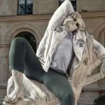 Alexis Persani relooke les sculptures du musée du Louvre !