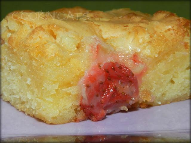 BLONDIES FRAISES CHOCOLAT BLANC BLONDIES FRAISES CHOCOLAT BLANC