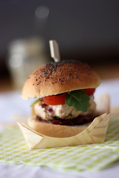 burgerpoulet1 Mini burgers de poulet, pour changer du boeuf !