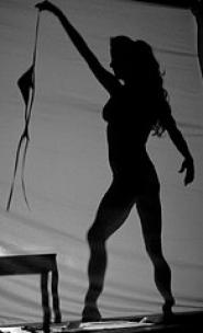 Un strip tease pour son enterrement Vivement de mourir!