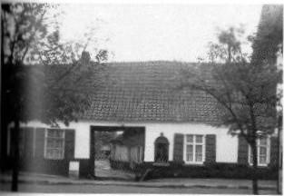 La Cense d'autrefois ( ou la ferme.) La Cense d'autrefois ( ou la ferme.)