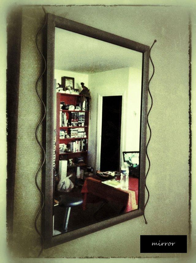 mirror-23 Photo a Day Challenge : Juillet 2012