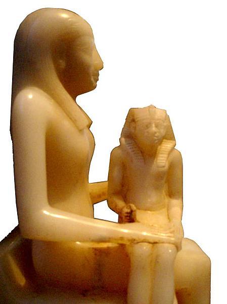 Pépi II, souverain intelligent et avisé, le chaos ! (3)... En Égypte ancienne ! AnkhnesmeryreII-and-Son-PepiII-SideView_BrooklynMuseum.png
