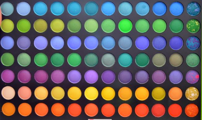 Ma nouvelle palette: 183 SUPER COLOR RANGER de chez Fraulein38. 65.jpg