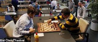 Echecs ronde 8 : Magnus Carlsen (2837) 1-1 Viktor Bologan (2732) © site officiel