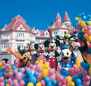 Le parc Disney avec les touts petits pour que ca reste un conte de fée Le parc Disney avec les touts petits pour que ca reste un conte de fée