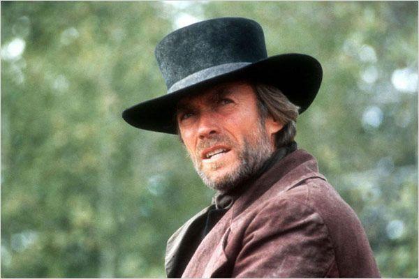 Clint Eastwood dans le rôle principal du cavalier solitaire