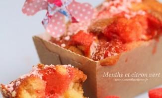 Mini-cakes régressifs aux fraises tagada et leur crème toute rose