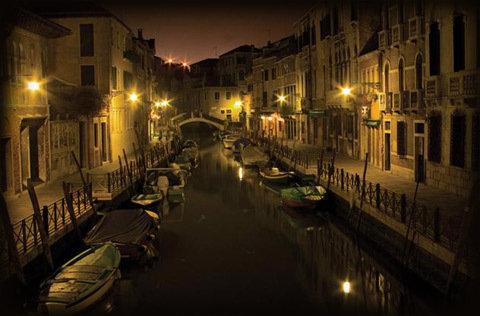 Venice-at-night-1.jpg