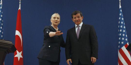 Syrie – Turquie: De l’incongruité au délirium tremens d’Hillary Clinton