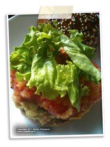 Guacamole Burger : buns et steak maison, beignet de tomate coeur de boeuf et cheddar guacamole-burger-13082012-salade