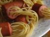 Une façon originale de cuire des spaghettis avec des saucisses