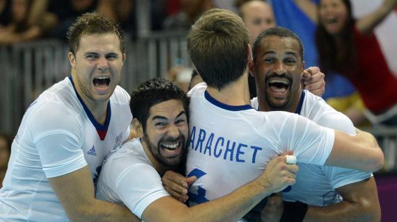 Gentils handballeurs, méchants footballeurs Gentils handballeurs, méchants footballeurs