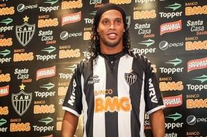 Ronaldinho : « Très content pour le PSG »