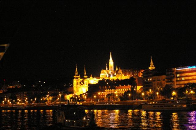 IMGP7030 Budapest Vieille ville nuit