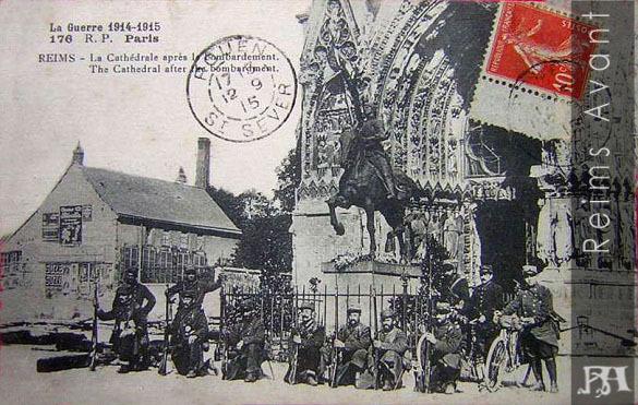Devant la Cathédrale en 1915 Office tourisme1