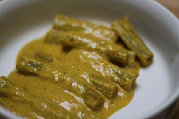 Bâtons mourongue en curry crémeuse – Creamy Drumstick curry