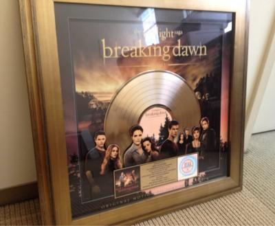La BO de Breaking Dawn certifiée Disque d'or ! La BO de Breaking Dawn certifiée Disque d'or !
