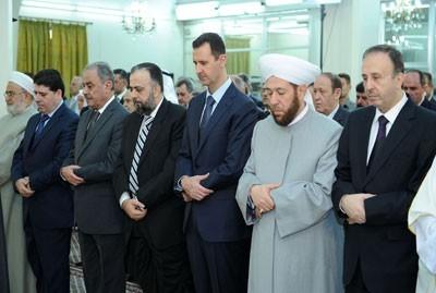 Bachar al-Assad ce matin dans la mosquée d'al-Hamad (quartier d'al-Mouhajirine à Damas)