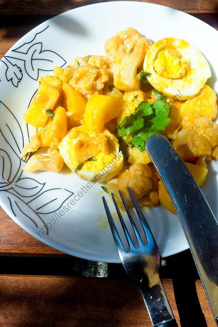 Curry de chou-fleur, oeuf et pomme de terre / Cauliflower, egg and potato curry