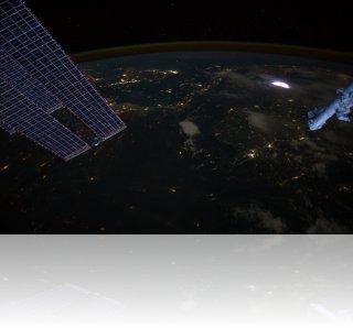 Photo d'un Sprite prise par les astronautes de la Station Spatiale Internationale le 30 Avril 2012. Crédit : Image Science & Analysis Laboratory, NASA Johnson Space Center 