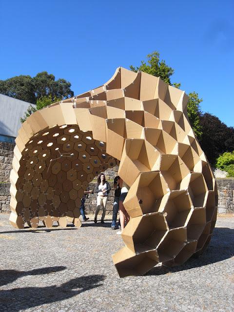 Le Pavillon en alvéole par les étudiants de la Faculté d'Architecture de l'Université de Porto