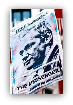 Max | Julien 037242-protest1.jpg