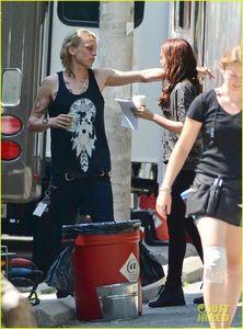 lily_collins_jamie_campbell_bower_kiss_on_set_01