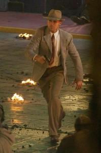 Josh+Brolin+jumps+action+during+shoots+movie+eO-mXDUblnDx Photos tournages {n°3}
