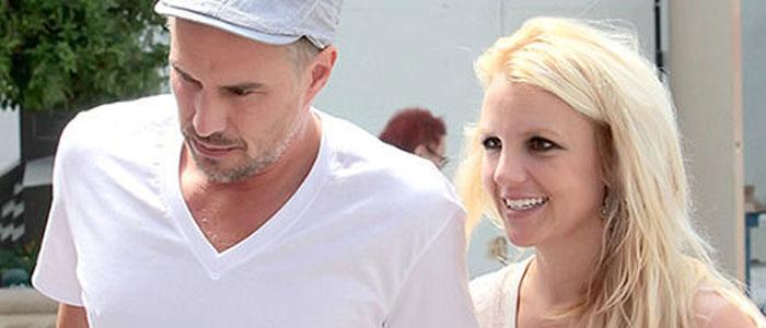 photos-britney-et-jason-font-du-shopping-24-08-2012 photos-britney-et-jason-font-du-shopping-24-08-2012
