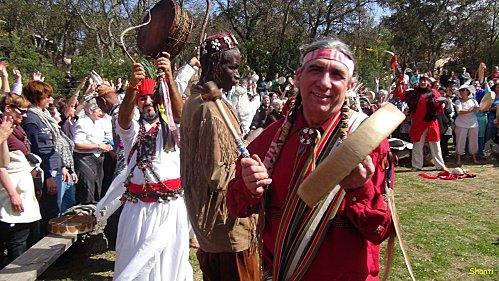 LE FESTIVAL DU CHAMANISME sourire au tambour