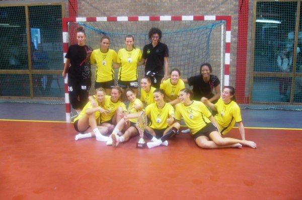L'équipe française de Mios, qui évolue en Ligue Féminine de handball, vainqueur de la Venus Cup 2012, deuxième du nom L'équipe française de Mios, qui évolue en Ligue Féminine de handball, vainqueur de la Venus Cup 2012, deuxième du nom