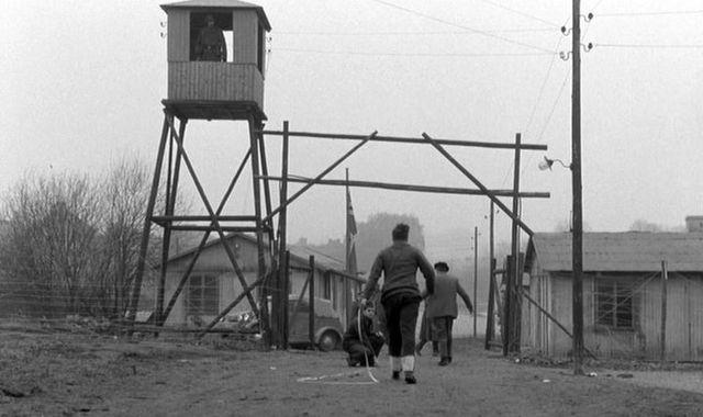 Le Caporal épinglé - Jean Renoir (1962) Le Caporal épinglé - Jean Renoir (1962)