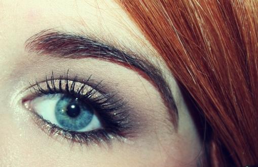 Golden Eyes: léger et irisé - Strange Red Haired Sur la blogosphère : Mes coups de coeur de la semaine – #1