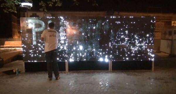 Water Light Graffiti, dessinez à l’eau sur ce mur géant de LED