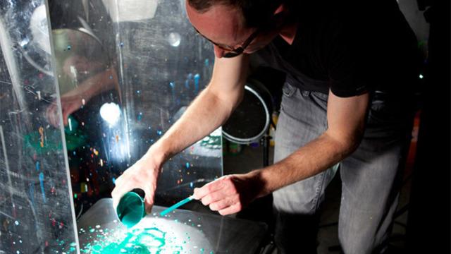 24 Monte le son, j’arrive pas à peindre