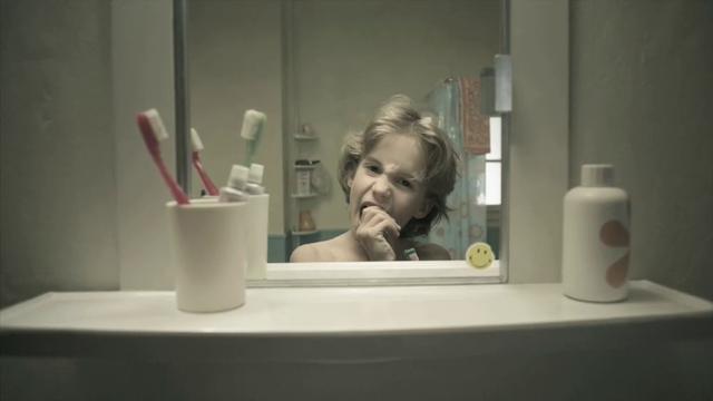 4 Une vie dans un miroir