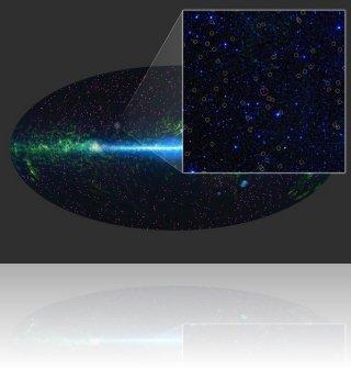  Zoom avant sur la région autour de la première galaxie Hot DOG (objet rouge dans le cercle magenta), découverte par le télescope WISE. Crédit : NASA