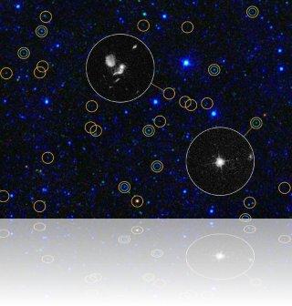 Un zoom avant sur une partie de la cartographie du ciel effectuée par le télescope WISE. On y voit une collection de trous noirs supermassifs actifs. Crédit : NASA